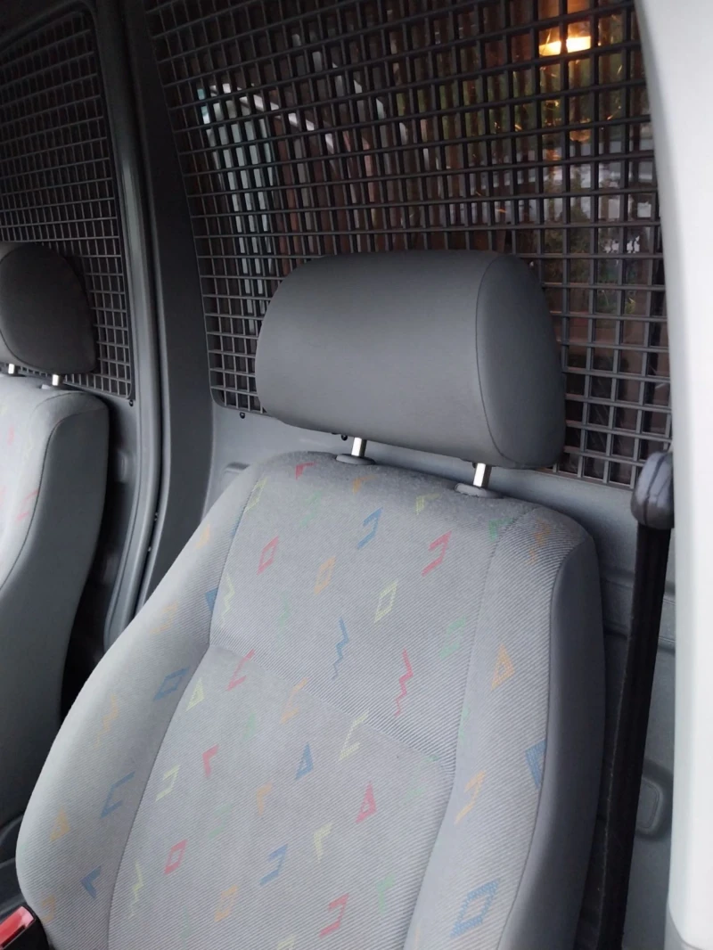 VW Caddy 2.0 SDI, снимка 9 - Автомобили и джипове - 52676351