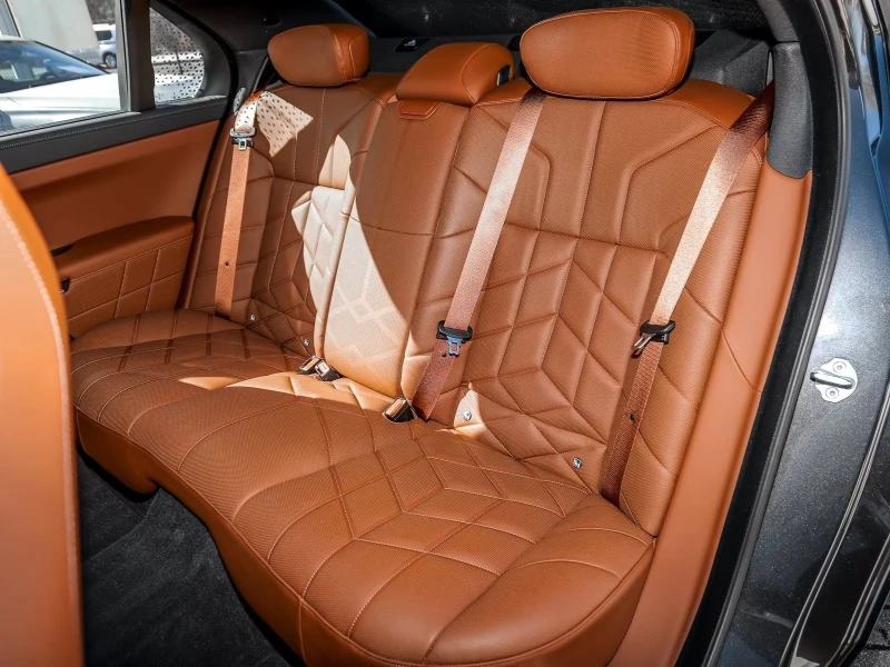 BMW 750 xDrive Integral DA Prof. PA Prof. HuD , снимка 8 - Автомобили и джипове - 52117368