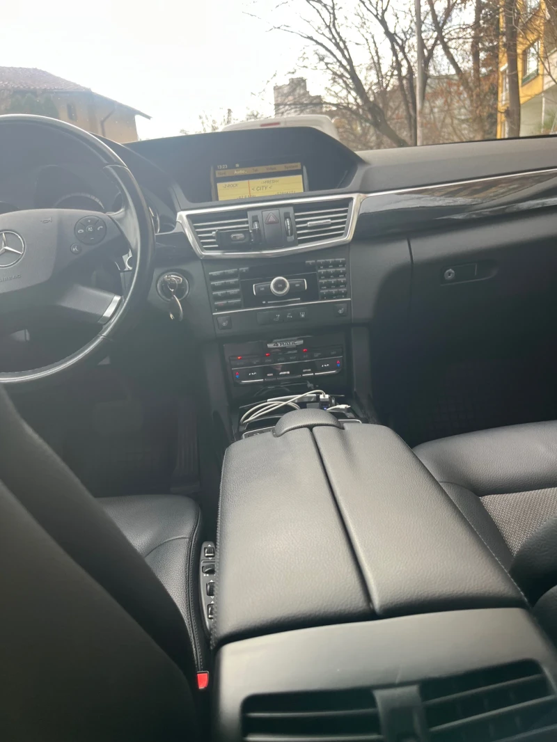 Mercedes-Benz E 350 Седан, снимка 8 - Автомобили и джипове - 52773770