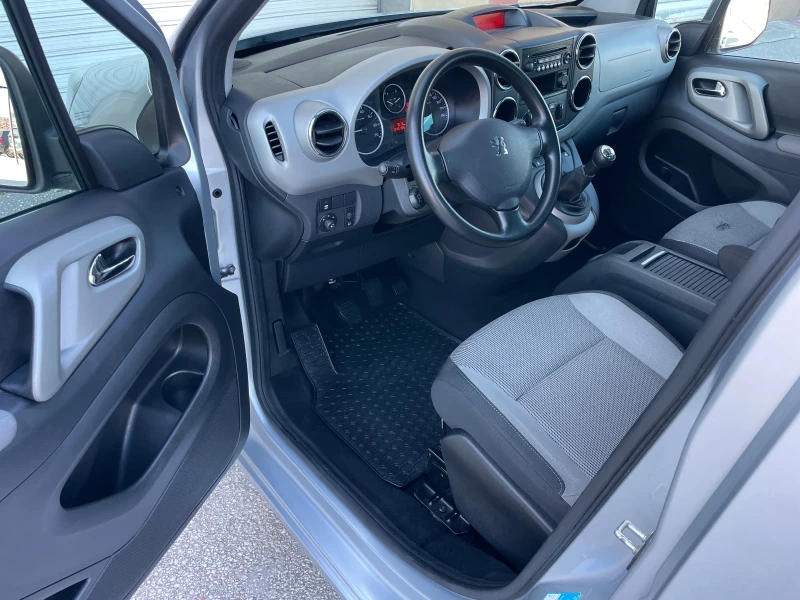 Peugeot Partner 1.6HDi 115к.с. FAMILY ПАНОРАМА ГЕРМАНИЯ, снимка 12 - Автомобили и джипове - 52789425