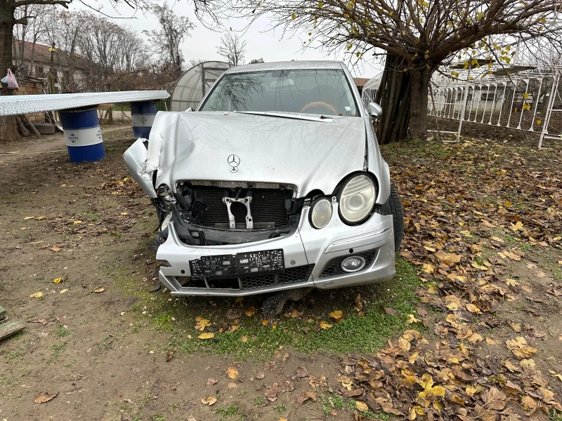 Mercedes-Benz E 320, снимка 2 - Автомобили и джипове - 52814137