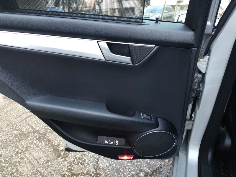 Mercedes-Benz C 200 1.8 TURBO, снимка 14 - Автомобили и джипове - 52896822