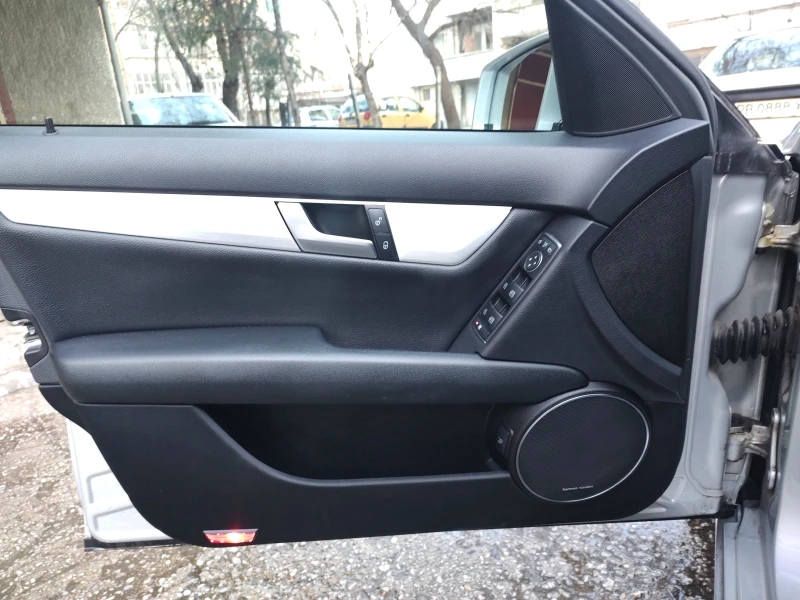 Mercedes-Benz C 200 1.8 TURBO, снимка 7 - Автомобили и джипове - 52896822