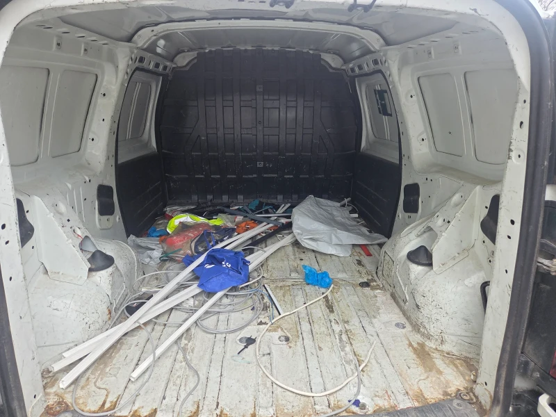 Dacia Logan Товарен, снимка 6 - Автомобили и джипове - 53580743