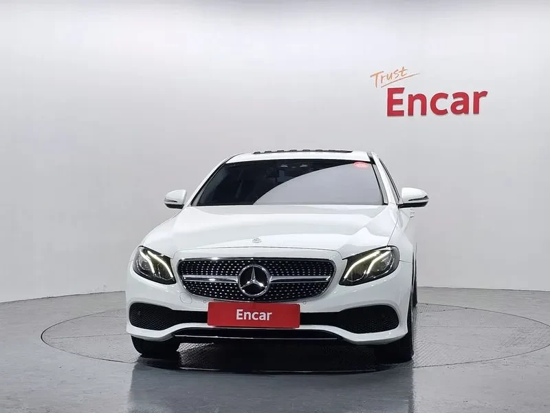 Mercedes-Benz E 200  - изображение 3