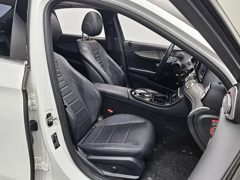 Mercedes-Benz E 200, снимка 12 - Автомобили и джипове - 52692707