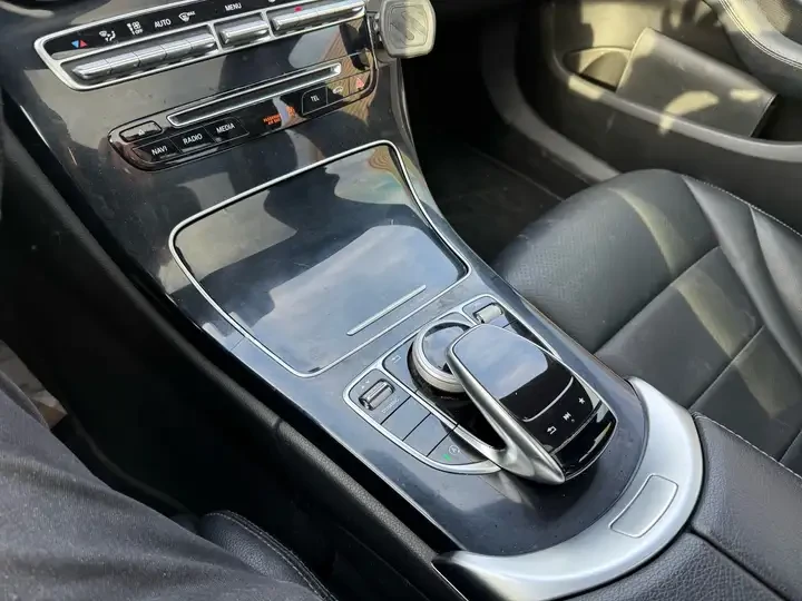 Mercedes-Benz C 300 * CARFAX * ЦЕНА ДО БГ, снимка 17 - Автомобили и джипове - 53974539