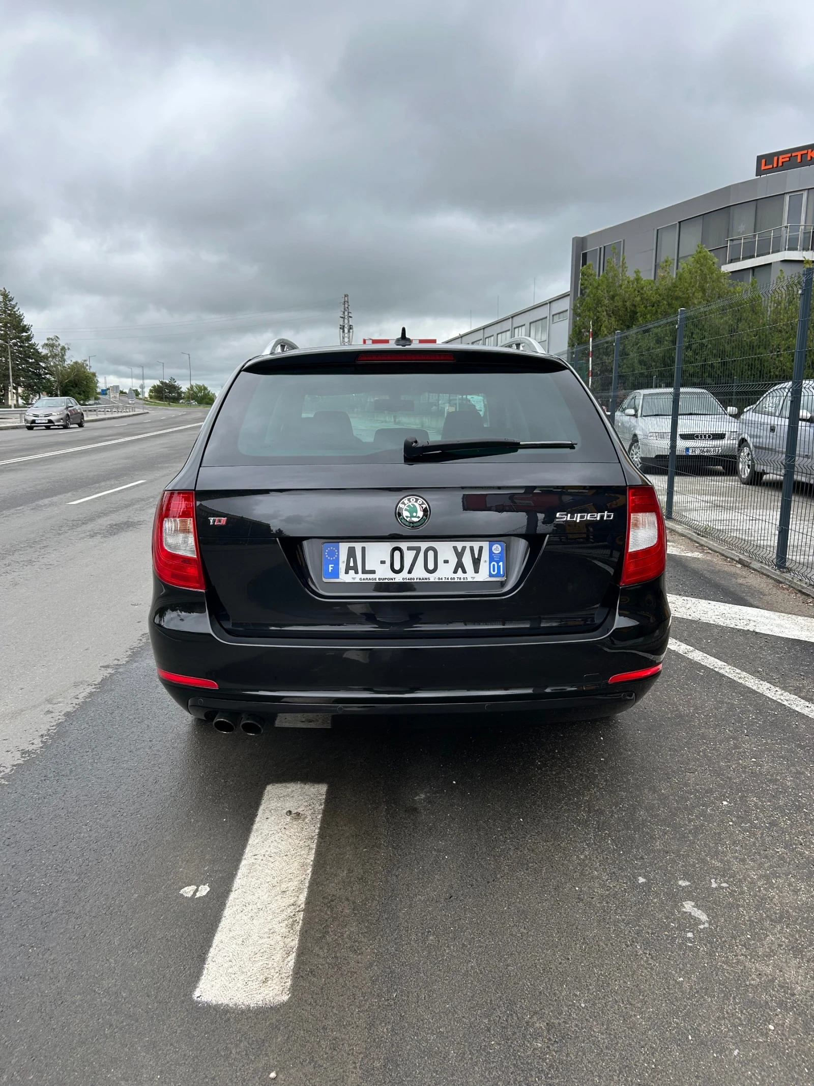 Skoda Superb 2.0TDI 170 ks - изображение 4