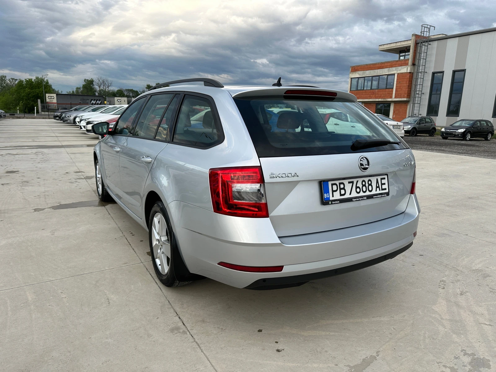 Skoda Octavia В-Гаранция-2.0-A/T-150kc - изображение 3