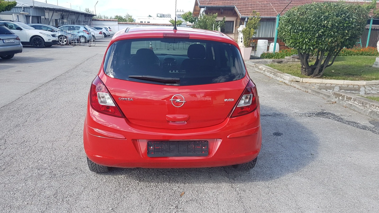 Opel Corsa 1.2i газ-бензин 80кс - изображение 6