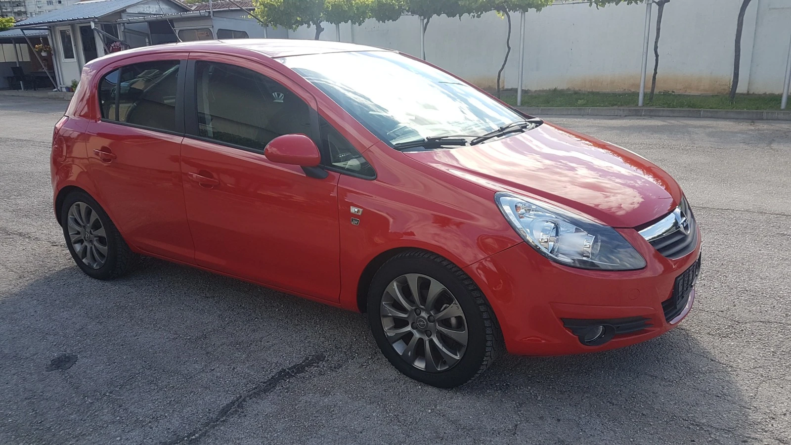 Opel Corsa 1.2i газ-бензин 80кс - изображение 3