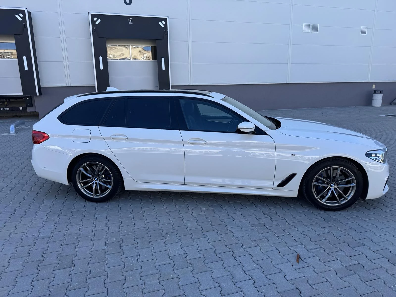 BMW 530 Touring Sport Line - изображение 3