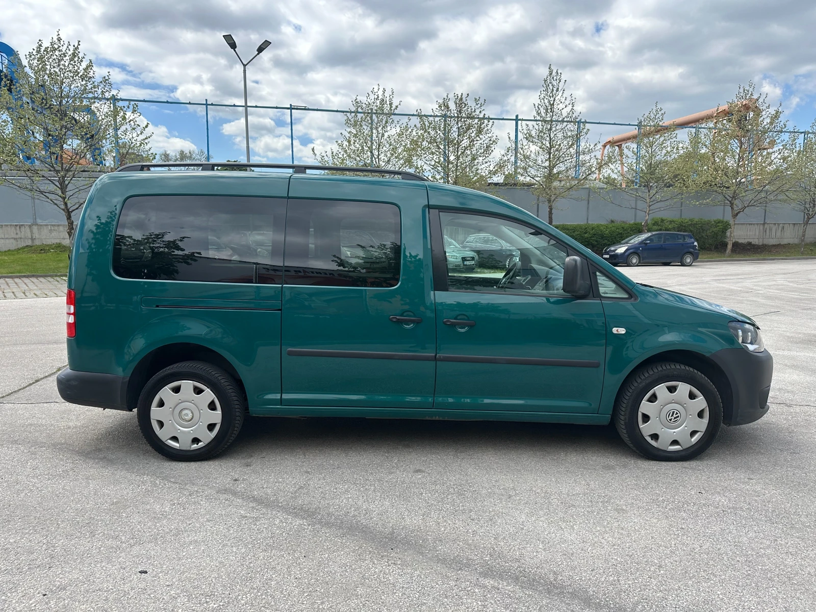 VW Caddy 1.6d 102 к.с./MAXI - изображение 5