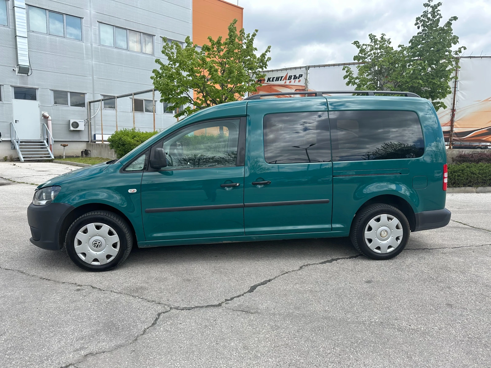 VW Caddy 1.6d 102 к.с./MAXI - изображение 2