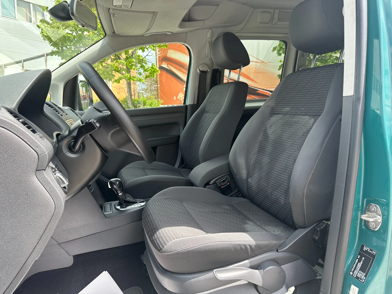 VW Caddy 1.6d 102 к.с./MAXI - изображение 8