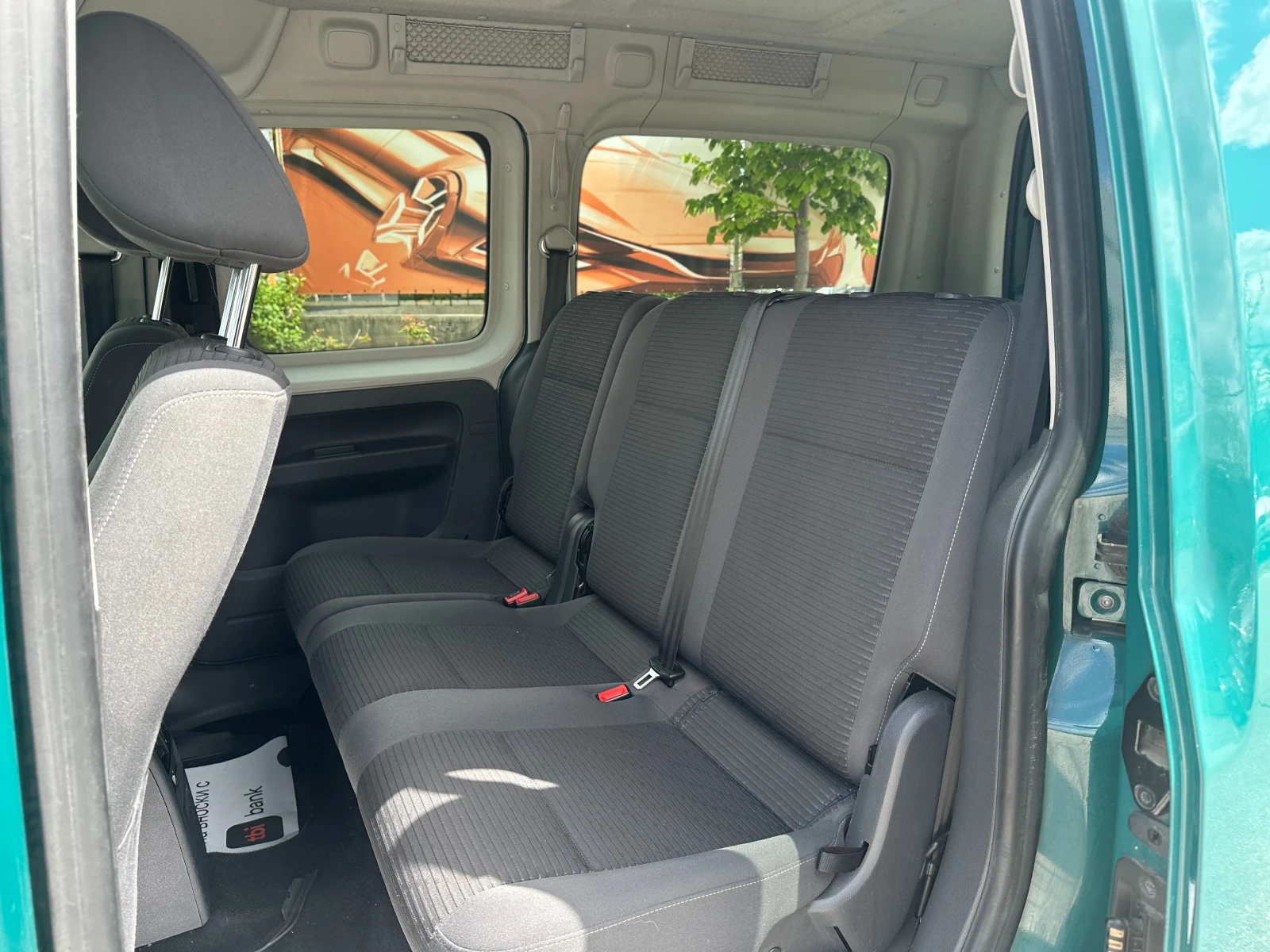 VW Caddy 1.6d 102 к.с./MAXI - изображение 9