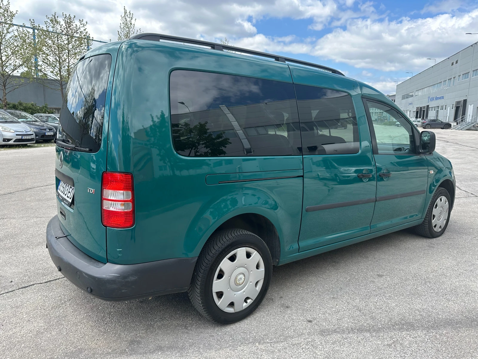 VW Caddy 1.6d 102 к.с./MAXI - изображение 4