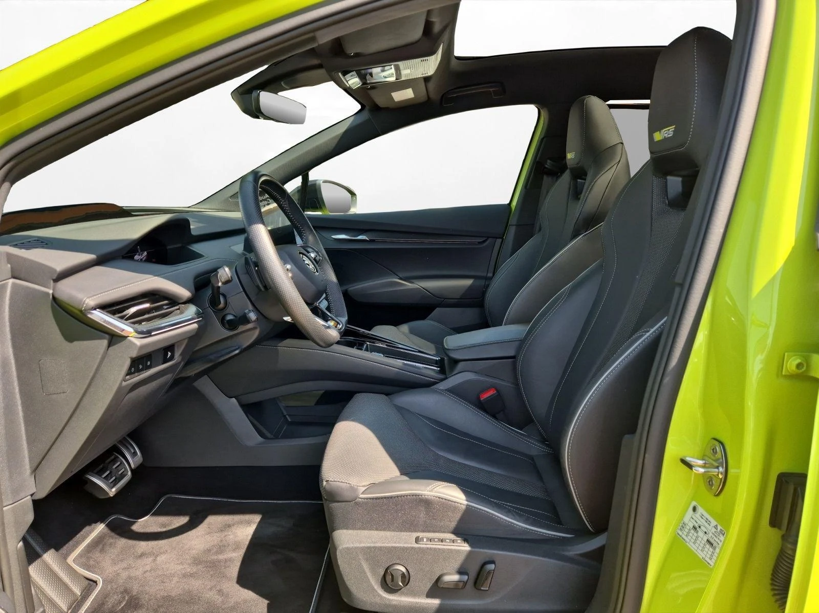 Skoda Enyaq iV RS COUPE CANTON PANO HEAD UP CAMERA RS SUITE - изображение 8