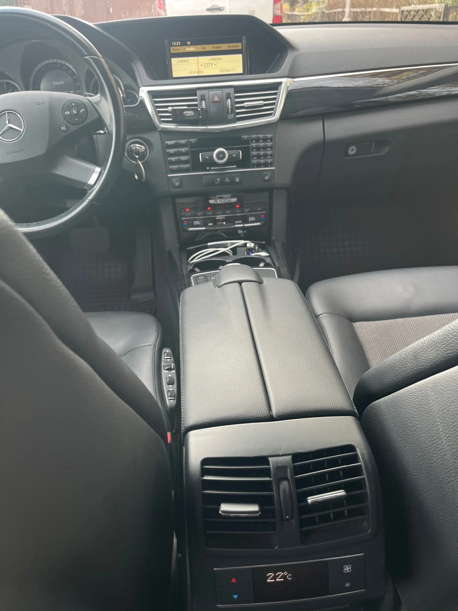 Mercedes-Benz E 350 Седан - изображение 7