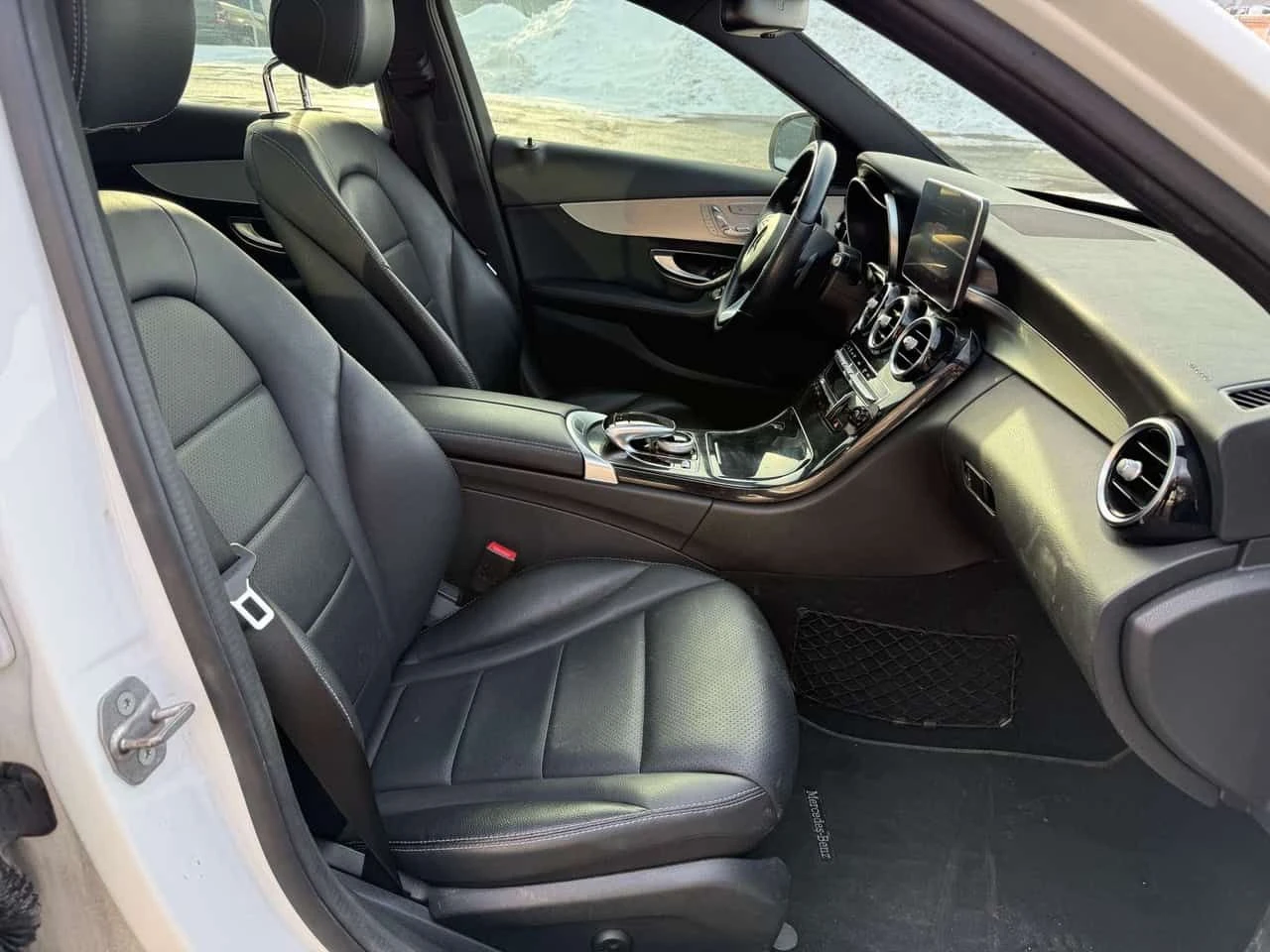 Mercedes-Benz C 300 * CARFAX * ЦЕНА ДО БГ, снимка 12 - Автомобили и джипове - 53974539