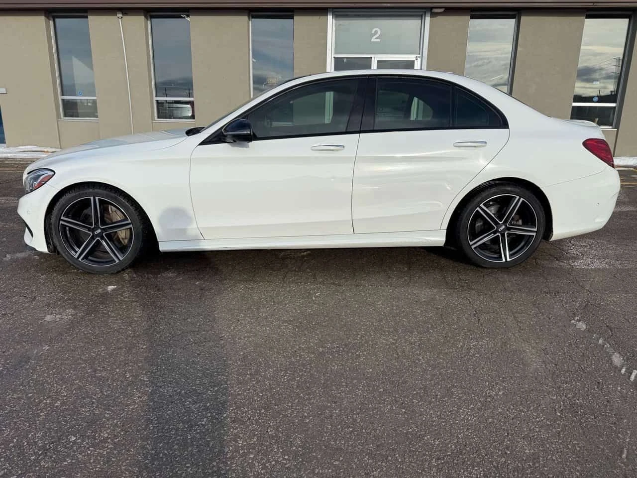 Mercedes-Benz C 300 * CARFAX * ЦЕНА ДО БГ, снимка 2 - Автомобили и джипове - 53974539