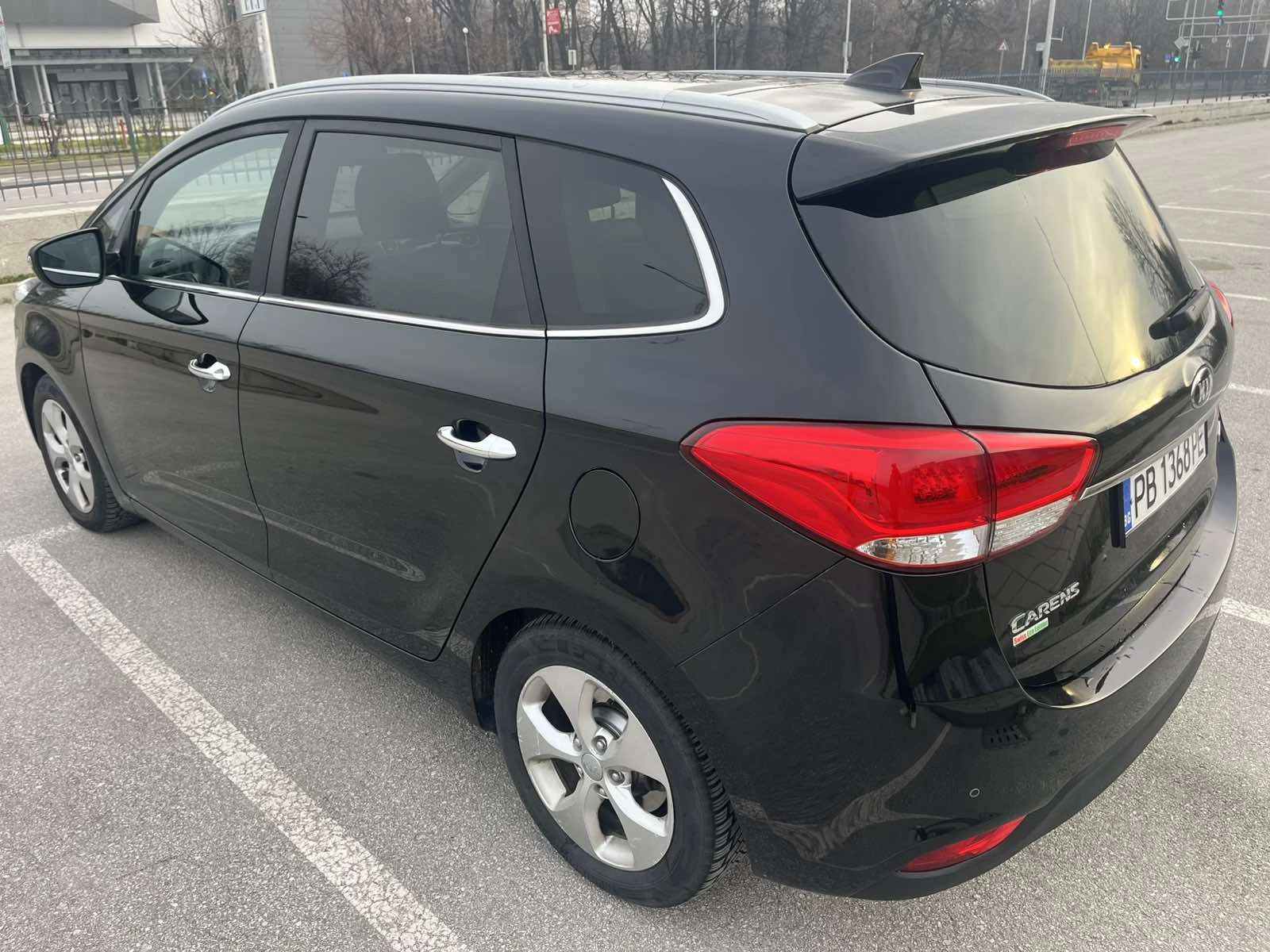 Kia Carens, снимка 5 - Автомобили и джипове - 53977553