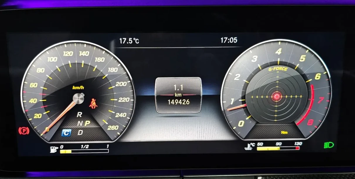 Mercedes-Benz E 300 4MATIC AMG Line, снимка 7 - Автомобили и джипове - 54370875