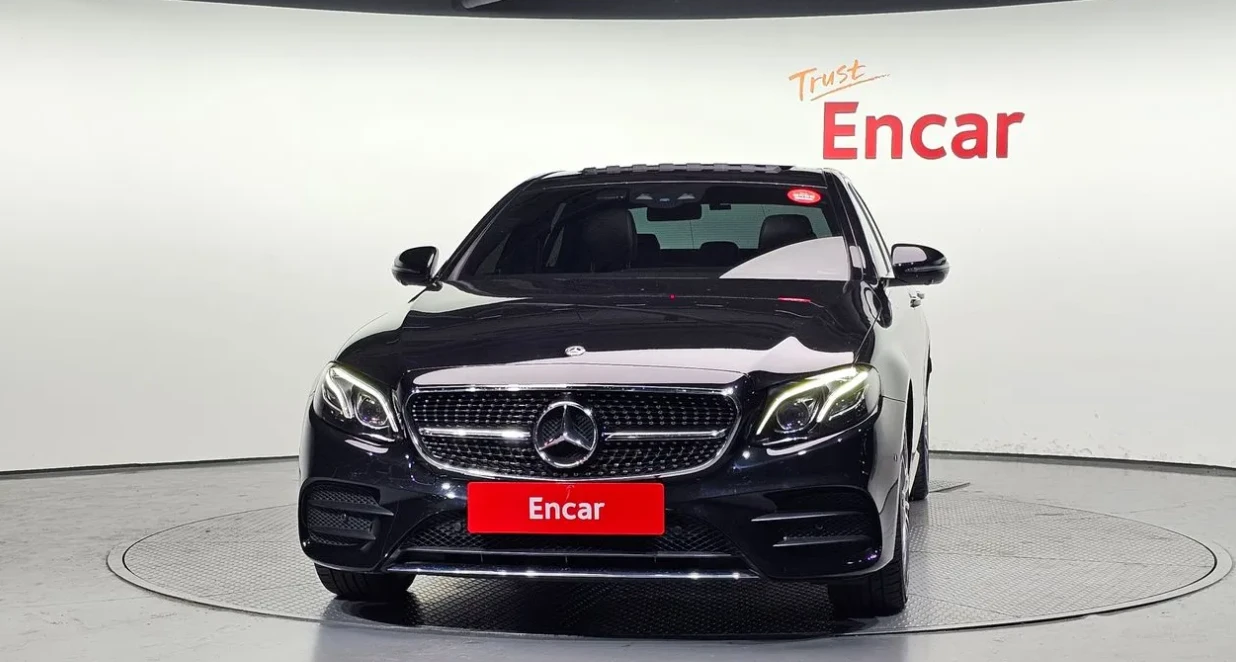 Mercedes-Benz E 300 4MATIC AMG Line, снимка 3 - Автомобили и джипове - 54370875