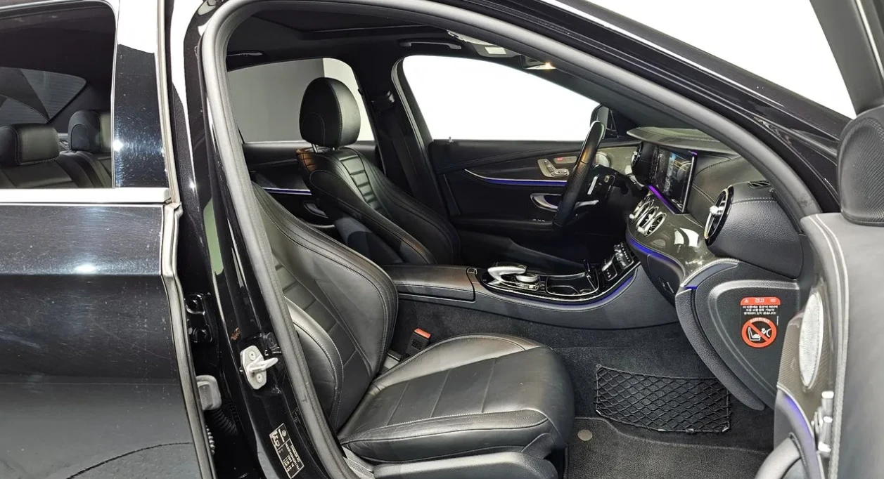 Mercedes-Benz E 300 4MATIC AMG Line, снимка 6 - Автомобили и джипове - 54370875