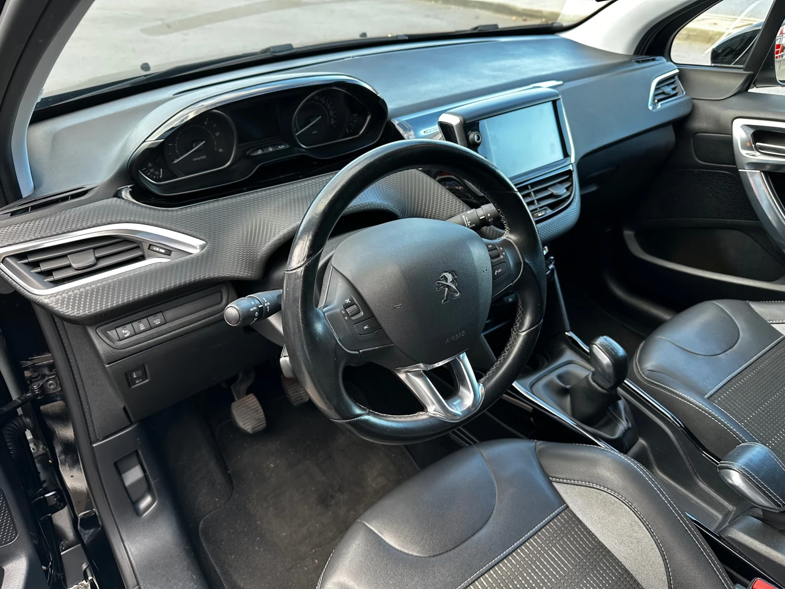 Peugeot 2008, снимка 7 - Автомобили и джипове - 54679341