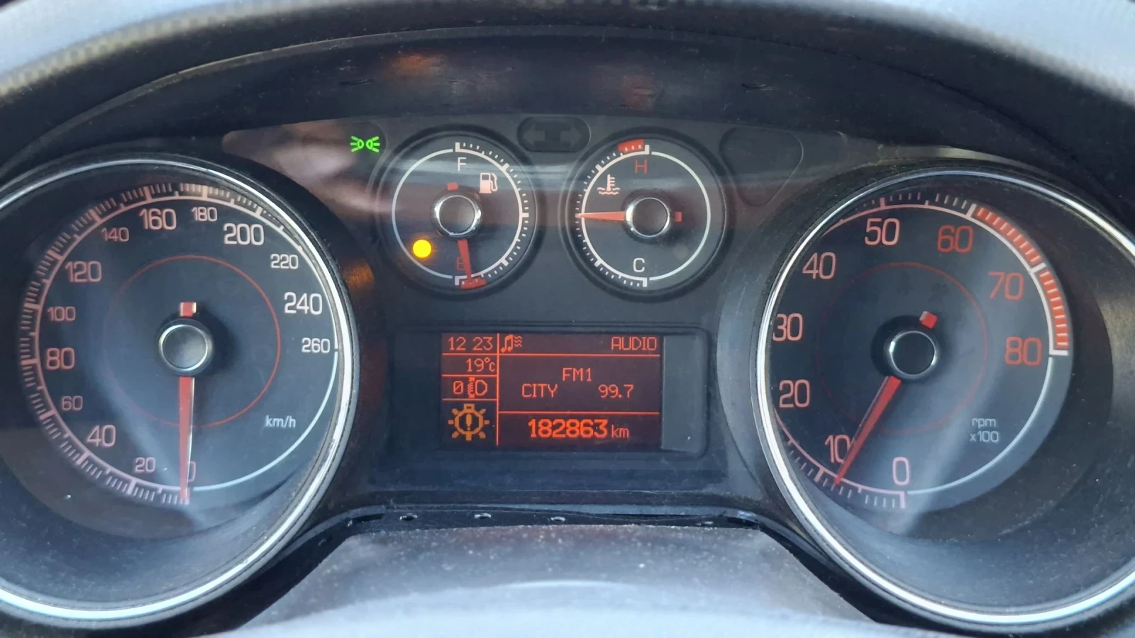 Fiat Bravo 1.4 ТУРБО НОВ ВНОС, снимка 9 - Автомобили и джипове - 54924873