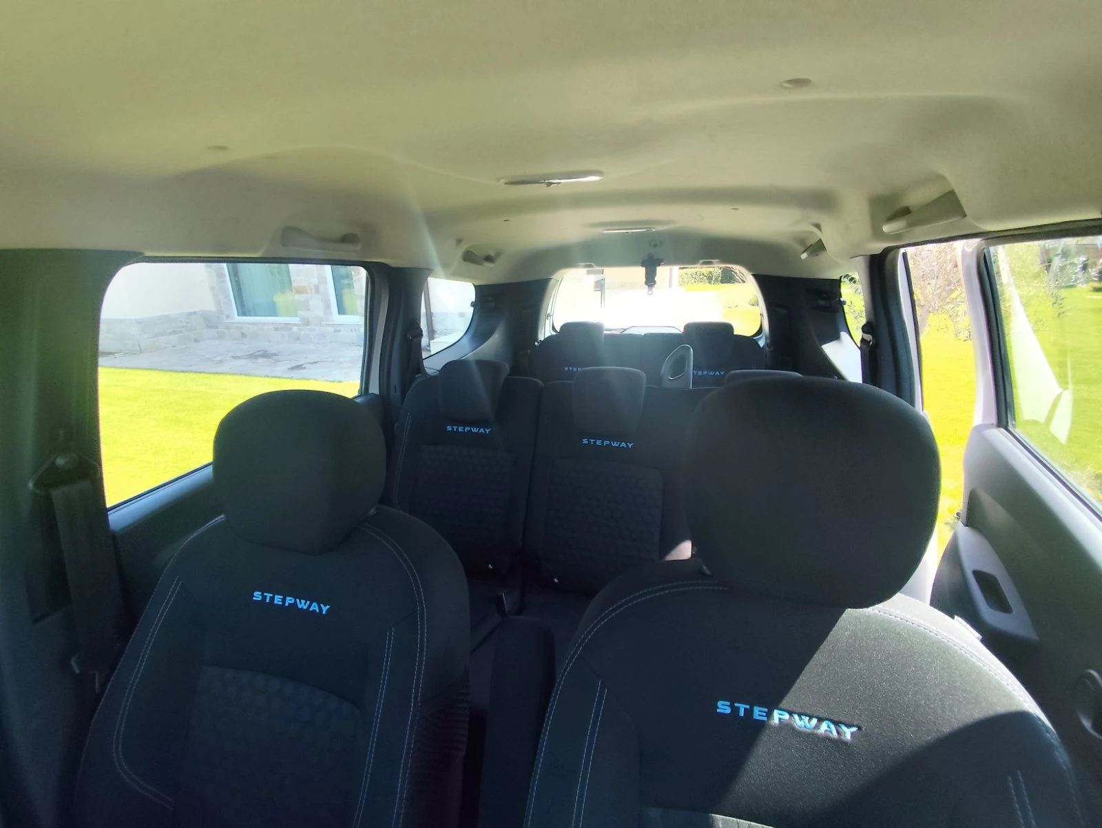 Dacia Lodgy Stepway 6+ 1, снимка 15 - Автомобили и джипове - 55873653