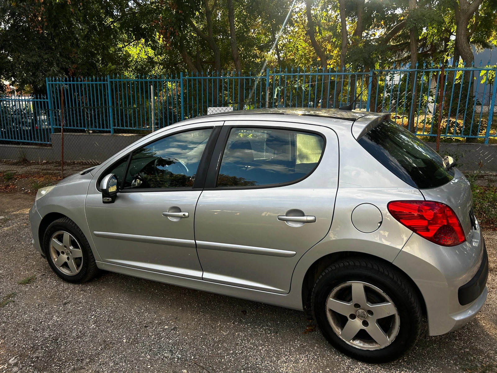 Peugeot 207, снимка 3 - Автомобили и джипове - 56302115