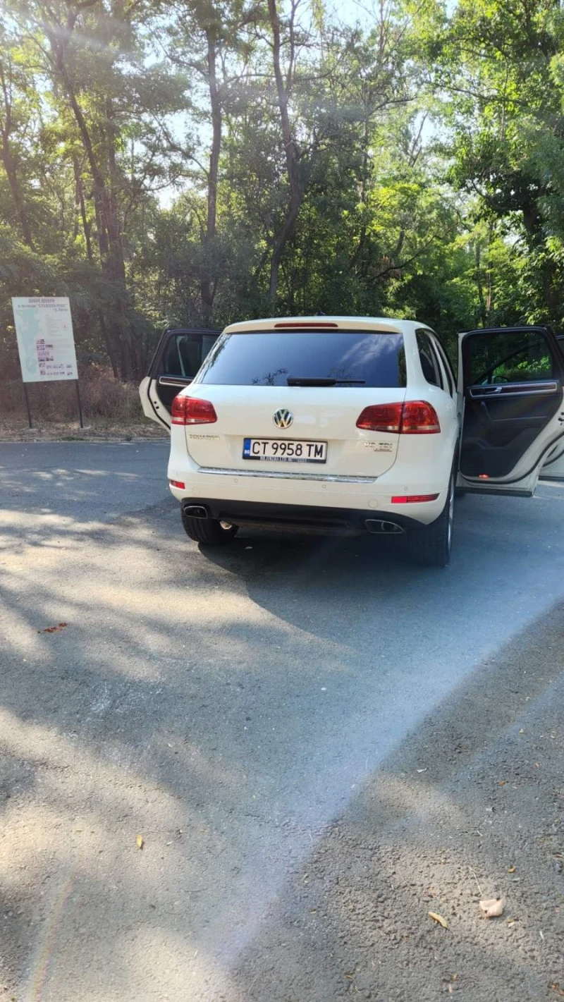 VW Touareg 3.0TDI, снимка 3 - Автомобили и джипове - 52342640