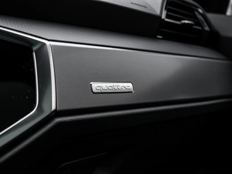 Audi Q3 45 TFSI* Quattrо* АвтоКреди* (ЦЕНА ДО БГ), снимка 11 - Автомобили и джипове - 52979498