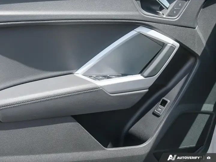 Audi Q3 CARFAX * АВТО КРЕДИТ * ПРОГНОЗНА ЦЕНА ДО БГ * , снимка 10 - Автомобили и джипове - 54684350