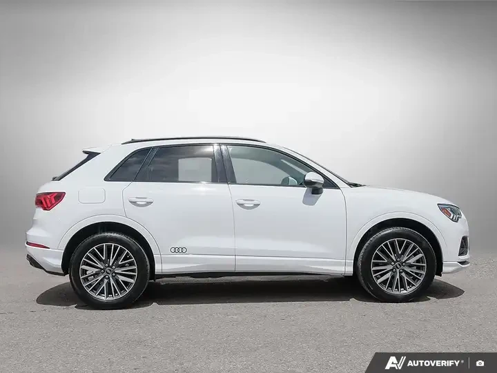 Audi Q3 CARFAX * АВТО КРЕДИТ * ПРОГНОЗНА ЦЕНА ДО БГ * , снимка 3 - Автомобили и джипове - 54684350