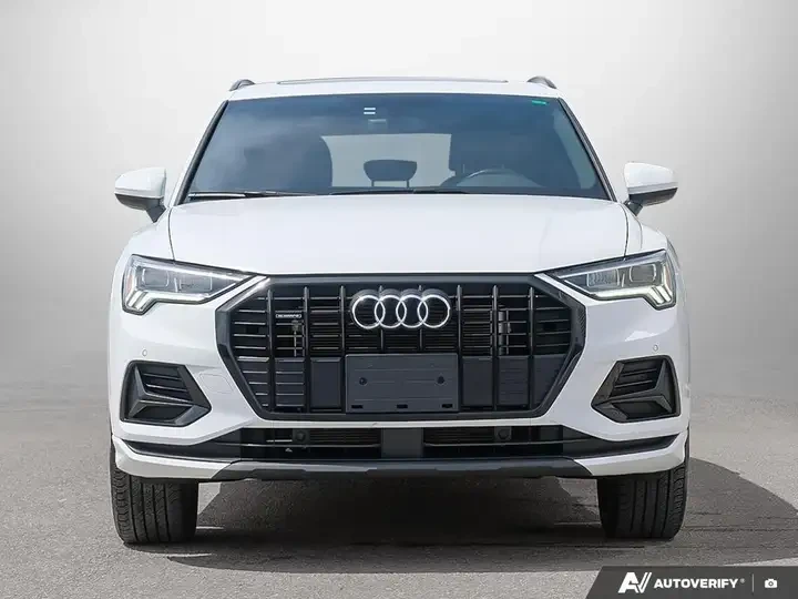 Audi Q3 CARFAX * АВТО КРЕДИТ * ПРОГНОЗНА ЦЕНА ДО БГ * , снимка 2 - Автомобили и джипове - 54684350