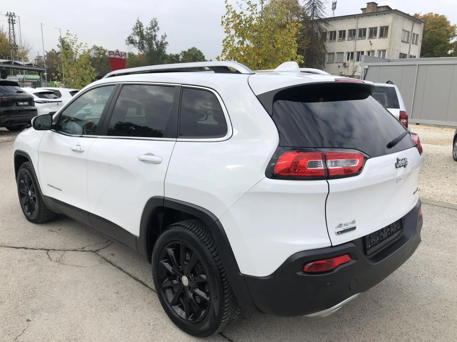 Jeep Cherokee LIMETED PANORAMA KAMERA - изображение 6
