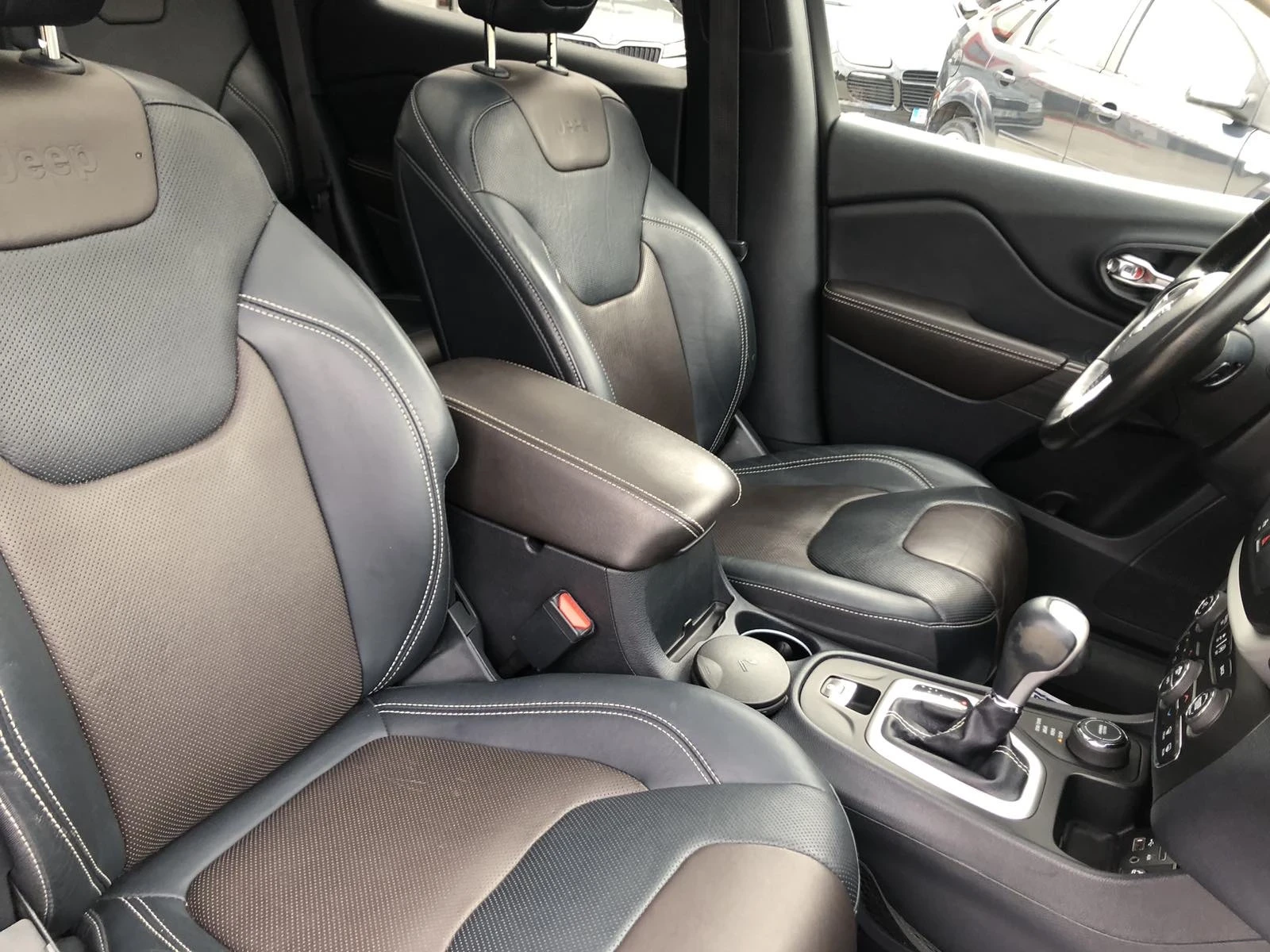 Jeep Cherokee LIMETED PANORAMA KAMERA - изображение 9
