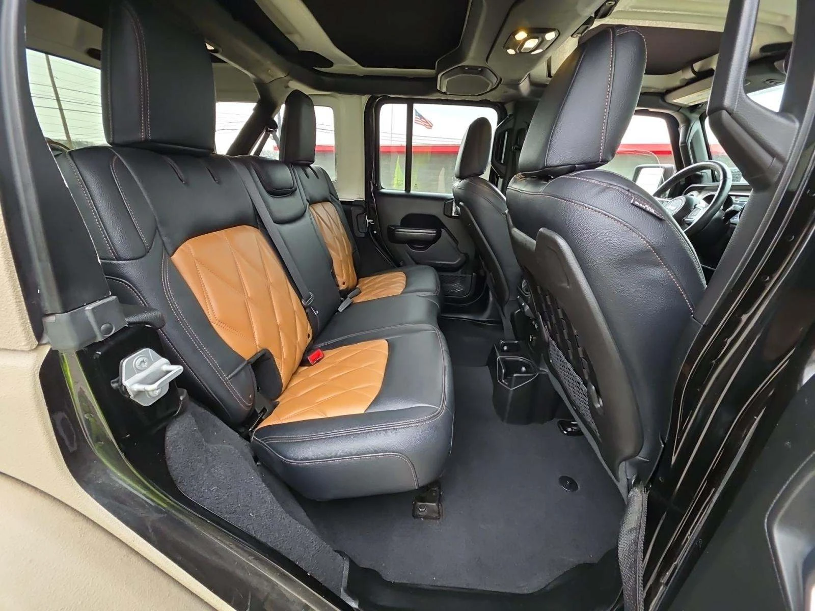 Jeep Wrangler Unlimited Rubicon - изображение 9