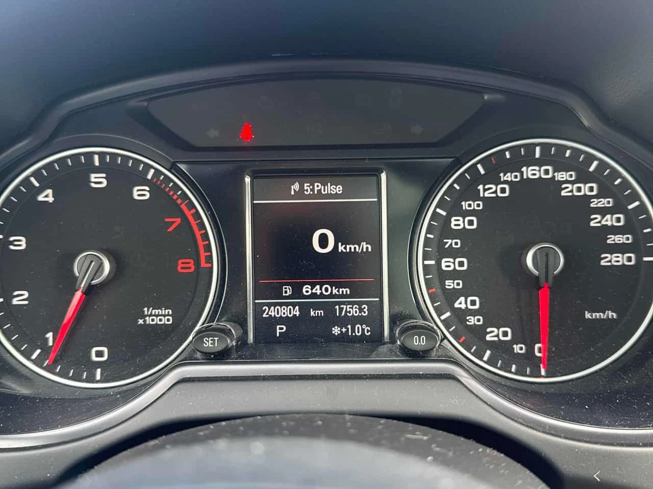 Audi Q5 * 2.0L Premium Plus * CARFAX * S LINE * B&O * , снимка 8 - Автомобили и джипове - 54047302