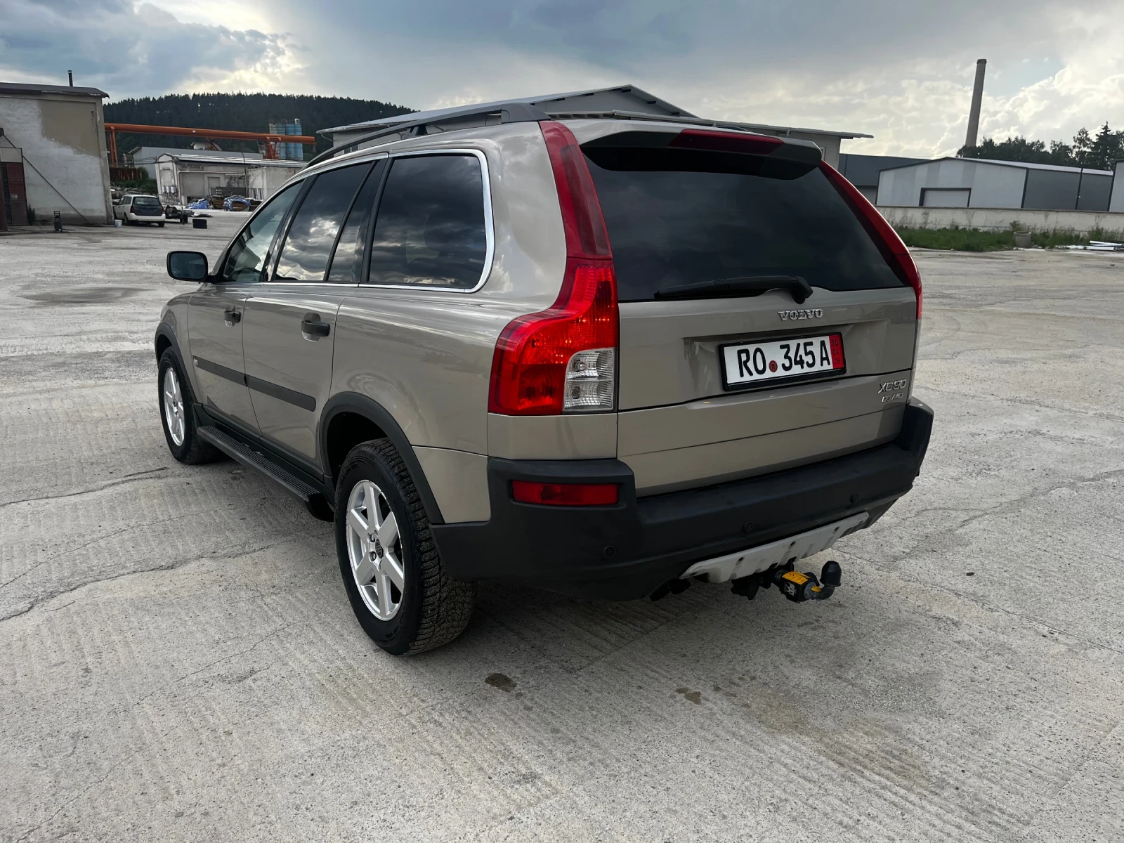 Volvo Xc90 2.4D5 AWD Подгреви, теглич, навигация, снимка 9 - Автомобили и джипове - 54766970