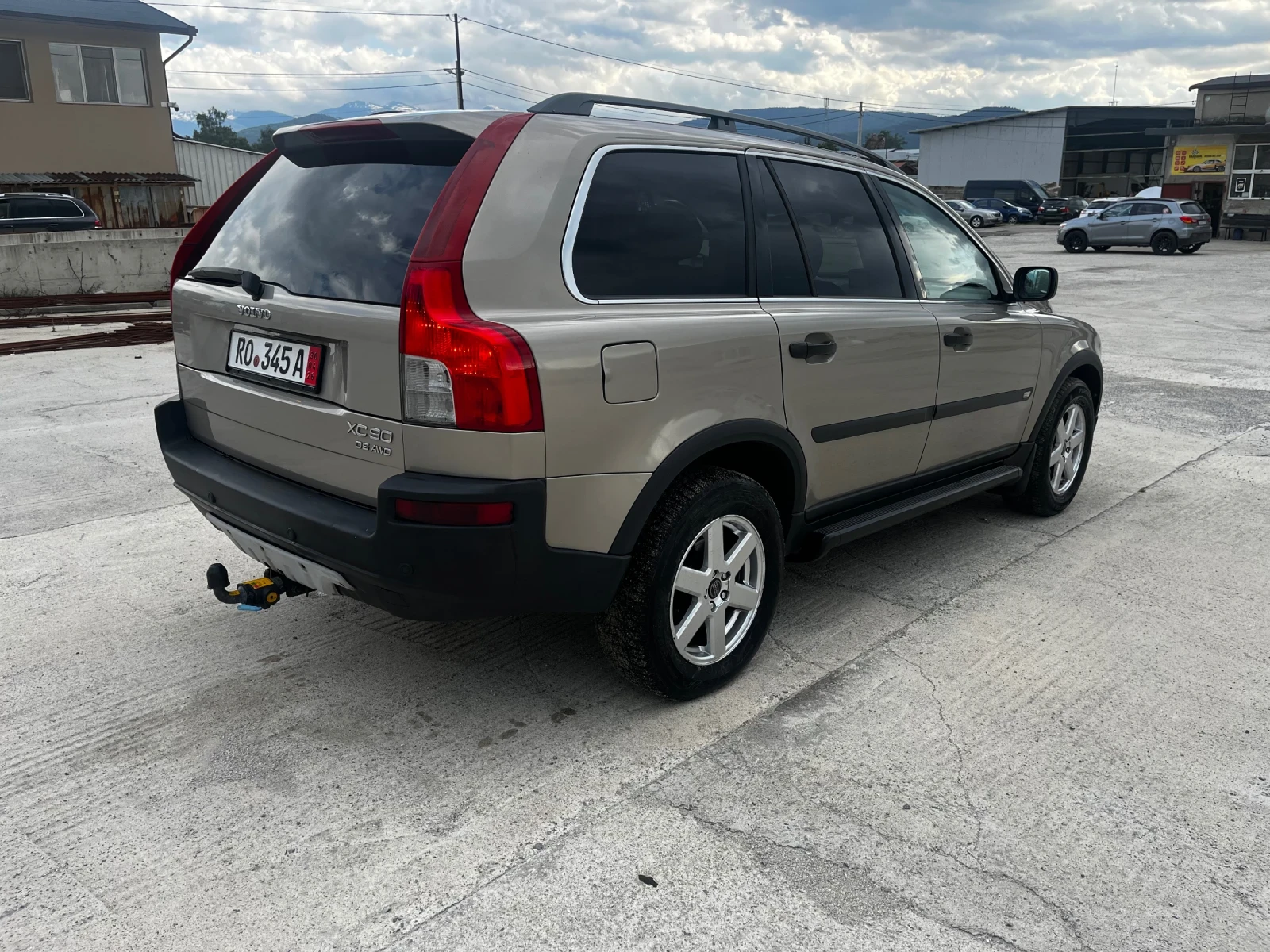 Volvo Xc90 2.4D5 AWD Подгреви, теглич, навигация, снимка 8 - Автомобили и джипове - 54766970