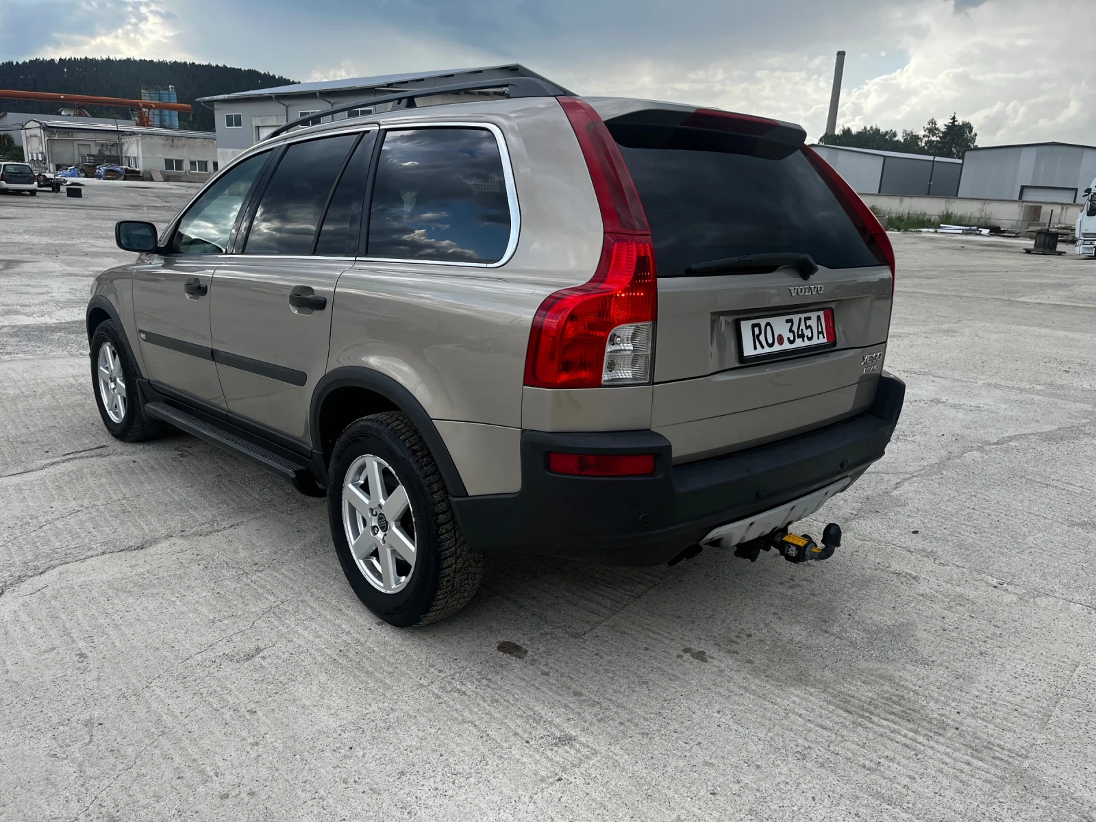Volvo Xc90 2.4D5 AWD Подгреви, теглич, навигация, снимка 5 - Автомобили и джипове - 54766970