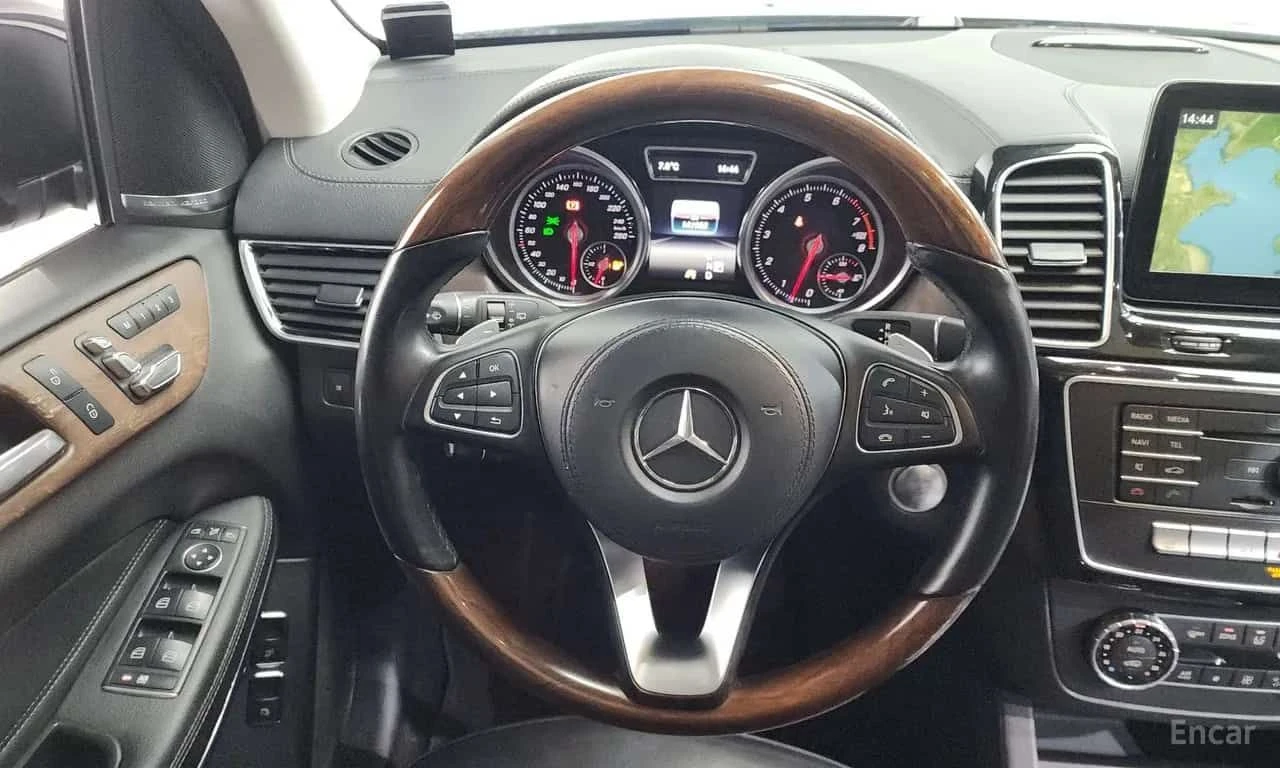 Mercedes-Benz GLS * GLS500 4MATIC * ЦЕНА ДО БГ, снимка 13 - Автомобили и джипове - 55630053