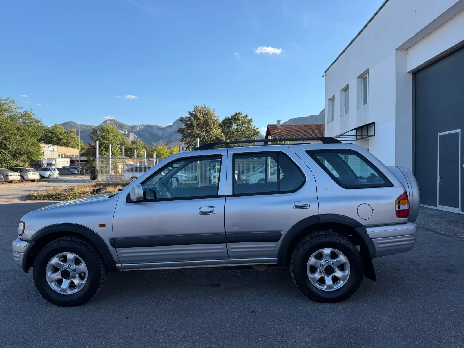 Opel Frontera 2.2DTL 4х4 КЛИМАТИК, снимка 2 - Автомобили и джипове - 55966186