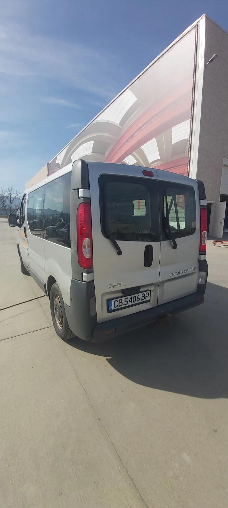 Opel Vivaro, снимка 10 - Бусове и автобуси - 49438203