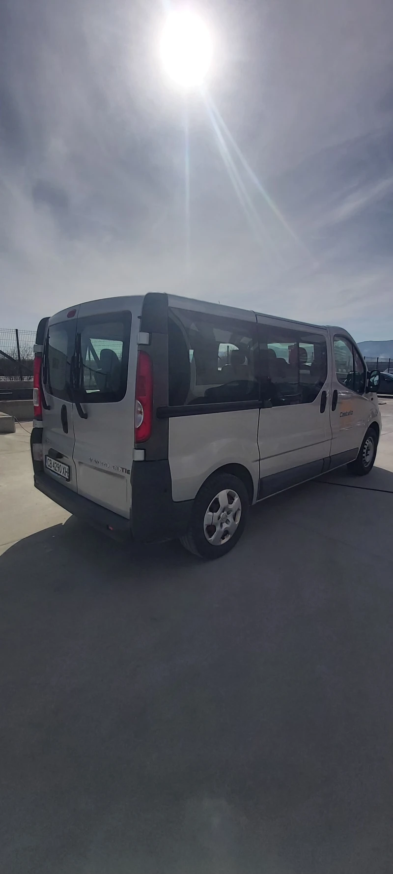 Opel Vivaro, снимка 4 - Бусове и автобуси - 49438203