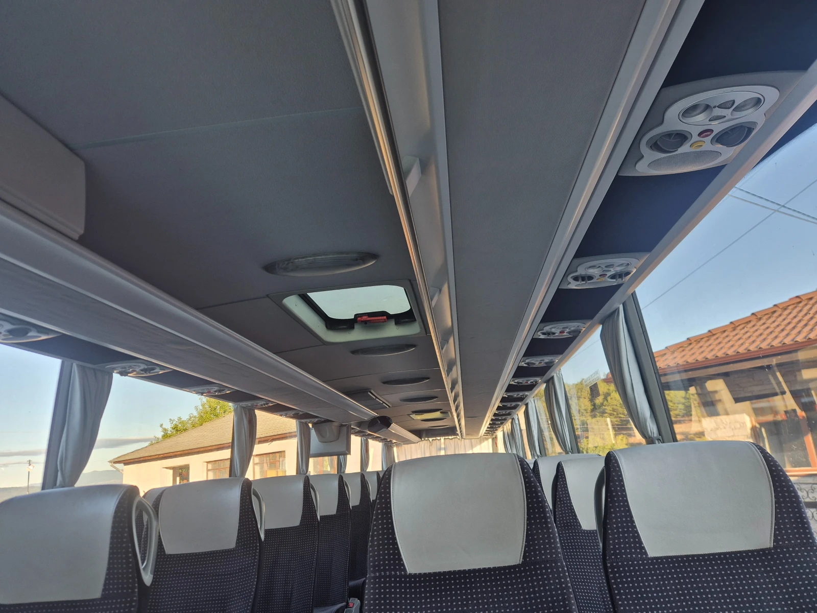 Mercedes-Benz Tourismo | Mobile.bg   11